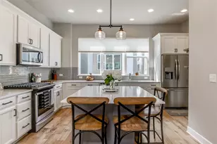 1405 Hyde St, Austin, TX 78741 - Photo 2