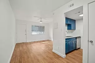 502 W 35th St, Austin, TX 78705 - Photo 4