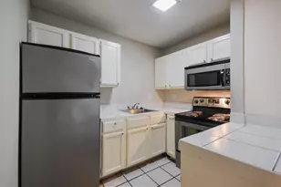 1000 W 26th St, Austin, TX 78705 - Photo 4