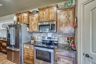 412 Jake Dr, Jarrell, TX 76537 - Photo 16
