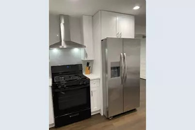 302 E 32nd Street #B, Austin, TX 78705 - Photo 4