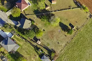 4020 Grassland Ln, Kyle, TX 78640 - Photo 32