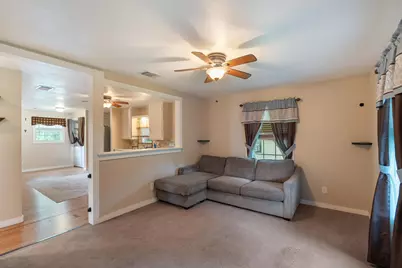 515 Wyeth Street, Taylor, TX 76574 - Photo 6