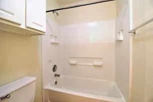 106 Phillips St, Hutto, TX 78634 - Photo 16