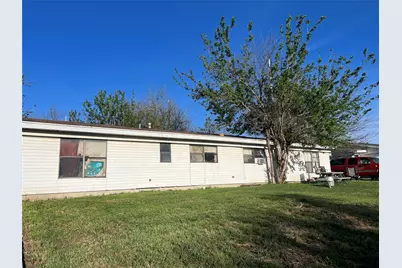 523 Lenora Drive #A&B, Taylor, TX 76574 - Photo 2
