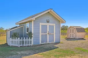 1525 Fm 1704, Elgin, TX 78621 - Photo 30