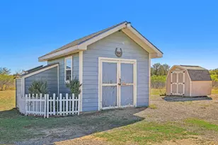 1525 Fm 1704, Elgin, TX 78621 - Photo 30