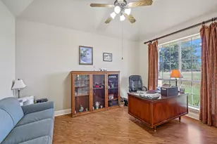 1525 Fm 1704, Elgin, TX 78621 - Photo 20