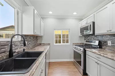 4502 Turnstone Drive, Austin, TX 78744 - Photo 10