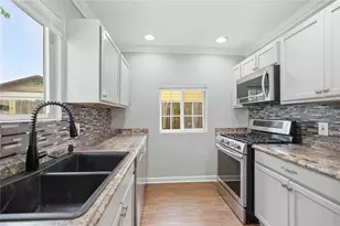 4502 Turnstone Dr, Austin, TX 78744 - Photo 10