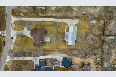 203 Champions (Two Homes) Boulevard #B, La Vernia, TX 78121 - Photo 2
