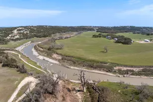 209 Lakeview Cir, Spring Branch, TX 78070 - Photo 2