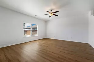 317 Cres Park Dr, Jarrell, TX 76537 - Photo 20