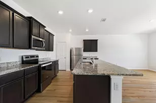 317 Cres Park Dr, Jarrell, TX 76537 - Photo 6