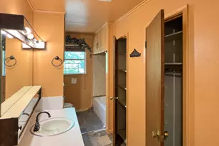 300 Elm S, Cameron, TX 76520 - Photo 6