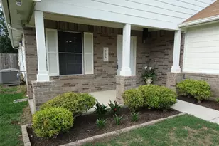 736 Blair Ave, Bastrop, TX 78602 - Photo 2