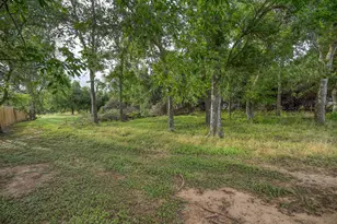 1335 Lovers Ln, Bastrop, TX 78602 - Photo 10