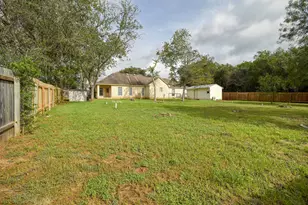 1335 Lovers Ln, Bastrop, TX 78602 - Photo 8