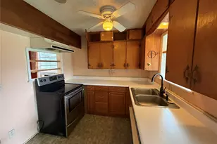 2009 Fm 1704 Rd, Elgin, TX 78621 - Photo 2