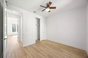 106 W Croslin St, Austin, TX 78752 - Photo 24