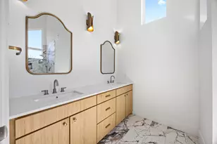 106 W Croslin St, Austin, TX 78752 - Photo 28