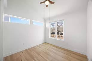 106 W Croslin St, Austin, TX 78752 - Photo 18