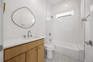 106 W Croslin St, Austin, TX 78752 - Photo 14