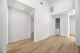 106 W Croslin St, Austin, TX 78752 - Photo 22