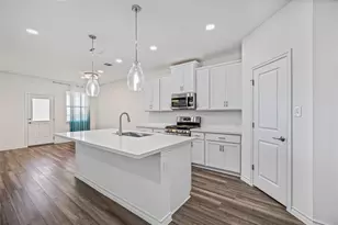 315 Doodle Ln, Hutto, TX 78634 - Photo 2