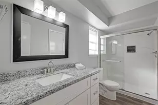 10826 Lynbrook Dr, Houston, TX 77042 - Photo 22