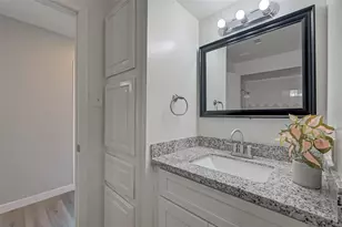 10826 Lynbrook Dr, Houston, TX 77042 - Photo 24