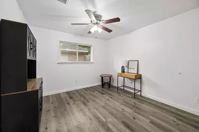 10826 Lynbrook Drive, Houston, TX 77042 - Photo 12