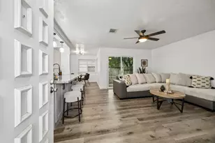 10826 Lynbrook Dr, Houston, TX 77042 - Photo 2