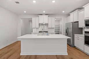 328 Royal Fern Rd, Hutto, TX 78634 - Photo 2