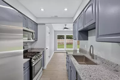 4600 Cedargrove Drive, Austin, TX 78744 - Photo 2