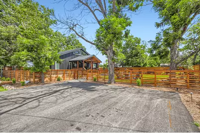 852 N Houston Avenue, New Braunfels, TX 78130 - Photo 28