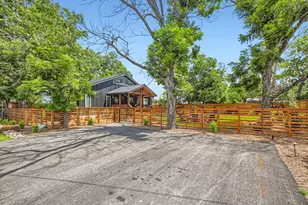 852 N Houston Ave, New Braunfels, TX 78130 - Photo 28