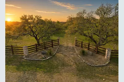 415 E Bartlett Drive, Buda, TX 78610 - Photo 2