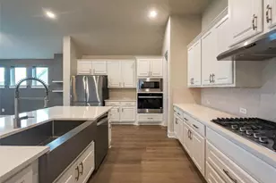 337 Alicante Ln, Liberty Hill, TX 78642 - Photo 4