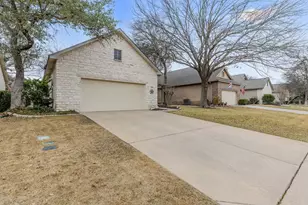 216 Whispering Wind Dr, Georgetown, TX 78633 - Photo 2