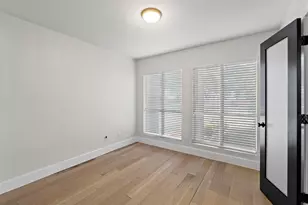 909 Reinli St, Austin, TX 78751 - Photo 32