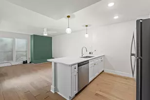 909 Reinli St, Austin, TX 78751 - Photo 14