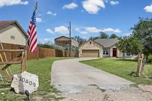 10409 Little Creek Cir, Dripping Springs, TX 78620 - Photo 12