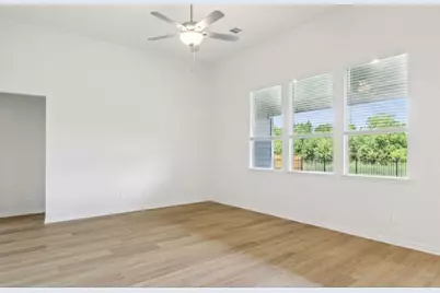 224 Divisadero Drive, Hutto, TX 78634 - Photo 4
