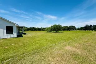 1300 Private Rd 7037, Lexington, TX 78947 - Photo 8