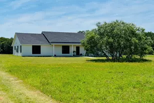 1300 Private Rd 7037, Lexington, TX 78947 - Photo 4