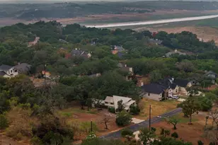 318 Coventry Rd, Spicewood, TX 78669 - Photo 38