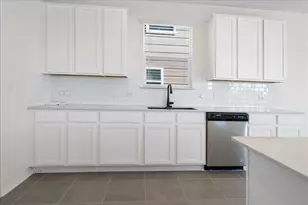 18501 Spotted Eagle Ln, Elgin, TX 78621 - Photo 10