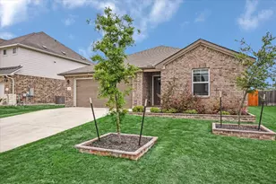 105 Saviano Rd, Hutto, TX 78634 - Photo 2