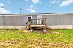 5670 E Hwy 290 St, Giddings, TX 78942 - Photo 2
